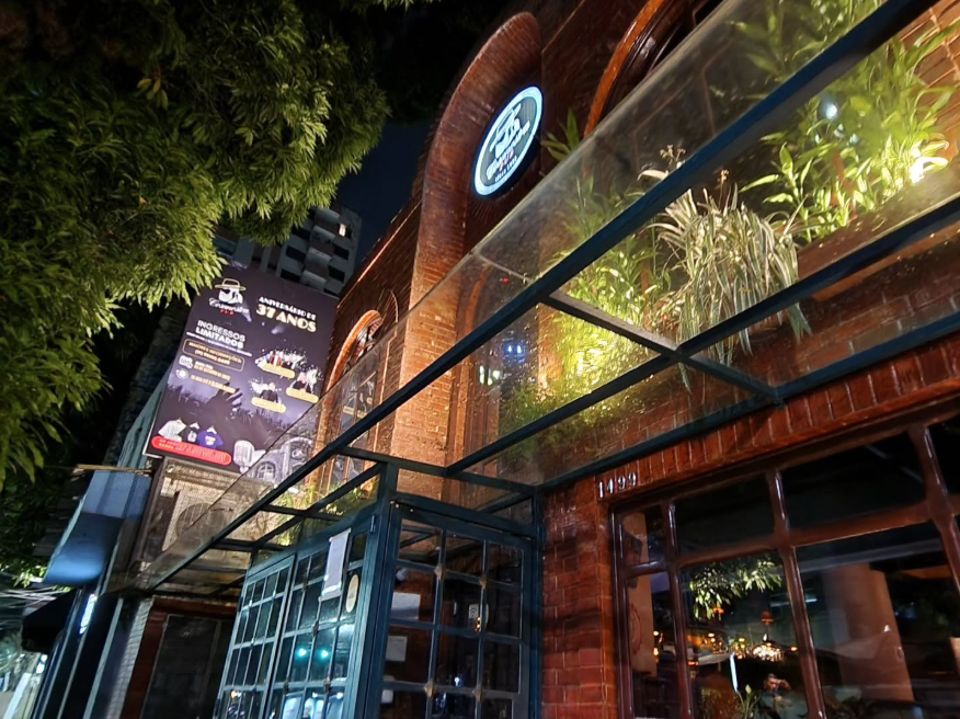 Casanostra Pub
